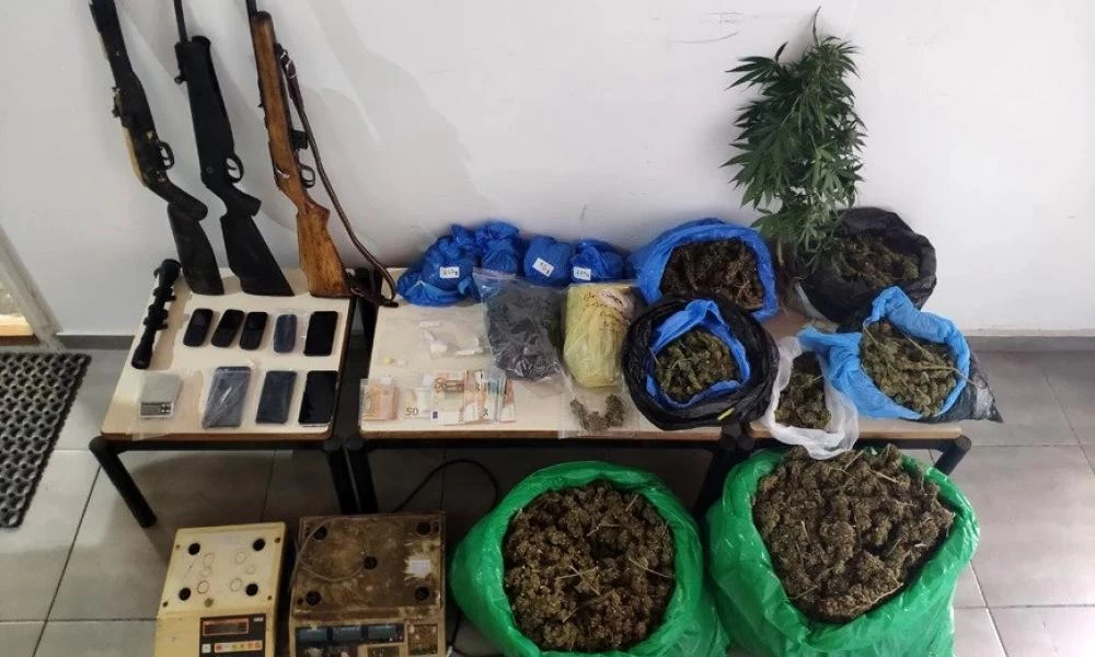 Ρέθυμνο: Εντοπίστηκαν πάνω από 11 κιλά ναρκωτικά-"Χειροπέδες" σε οχτώ άτομα